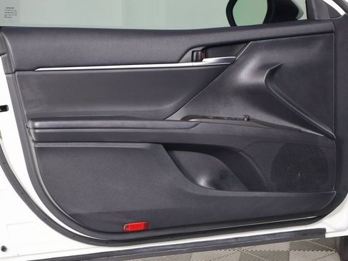 Used 2022 Toyota Camry SE FWD image 12