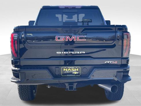 Used 2024 GMC Sierra 2500 AT4 w/ AT4 Premium Plus Package image 4