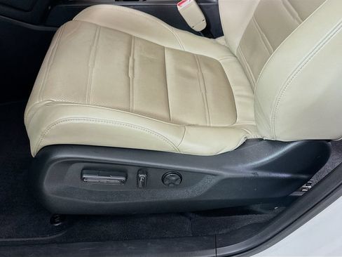 Used 2018 Honda CR-V Touring image 9