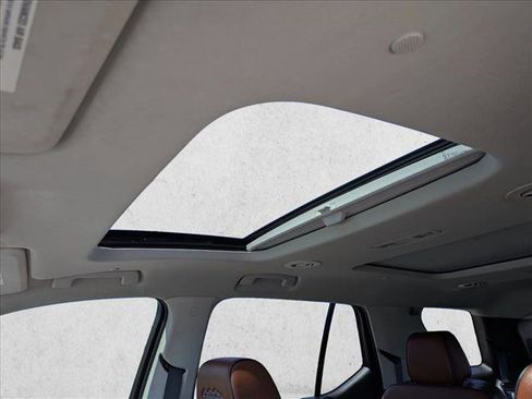 Used 2019 Chevrolet Traverse High Country w/ LPO, 'HIT The Road' Package AWD/4WD image 15