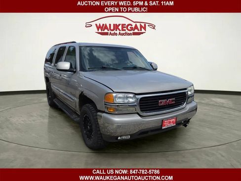 Used 2004 GMC Yukon XL SLE RWD image 3