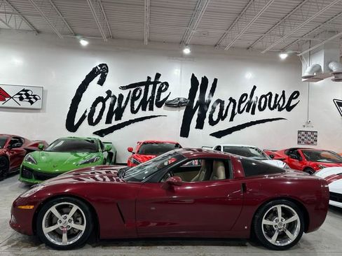 Used 2006 Chevrolet Corvette Coupe w/ Preferred Equipment Group RWD image 2