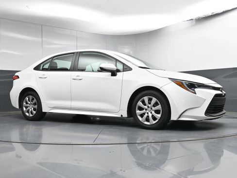 Certified 2023 Toyota Corolla LE image 25