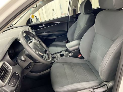 Used 2020 Kia Sorento LX FWD image 18