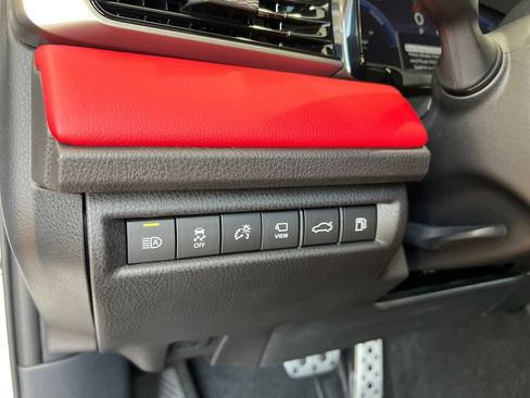 New 2026 Toyota Camry Hybrid FWD image 32