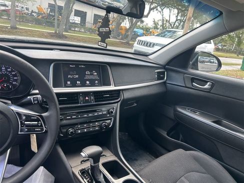 Used 2019 Kia Optima LX FWD image 3