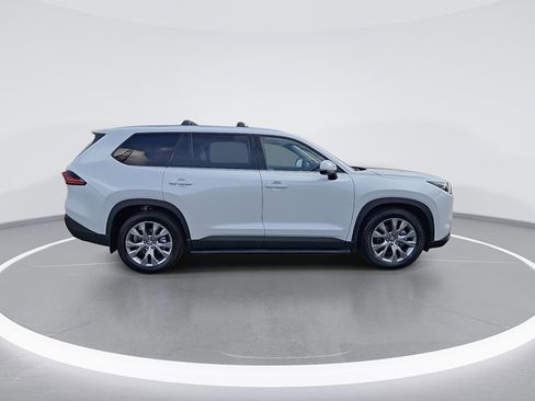 Used 2025 Toyota Grand Highlander Limited image 10