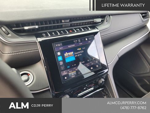 New 2025 Jeep Grand Cherokee Altitude image 20