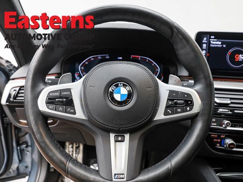 Used 2022 BMW 530i xDrive w/ M Sport Package image 10