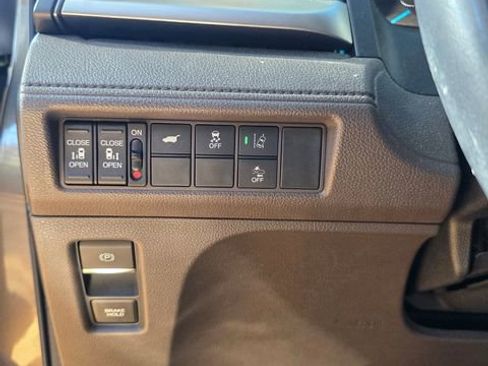 Used 2018 Honda Odyssey EX-L image 11