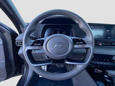 Used 2025 Hyundai Elantra Sport image 34