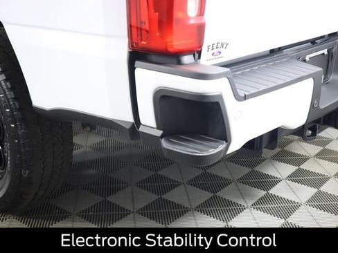 Used 2024 Ford F350 Lariat w/ Lariat Ultimate Package AWD/4WD image 32