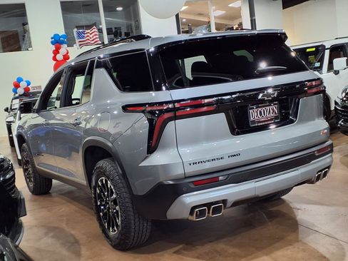 Used 2024 Chevrolet Traverse Z71 AWD/4WD image 4
