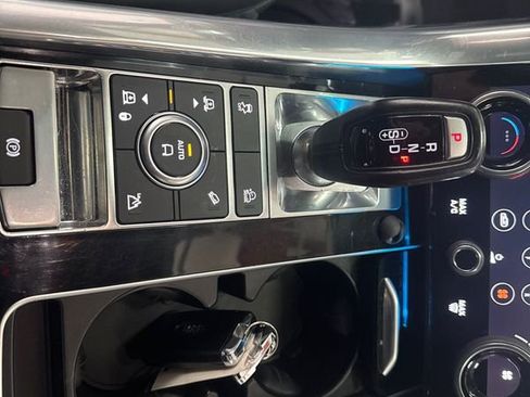 Used 2018 Land Rover Range Rover Sport Supercharged image 17