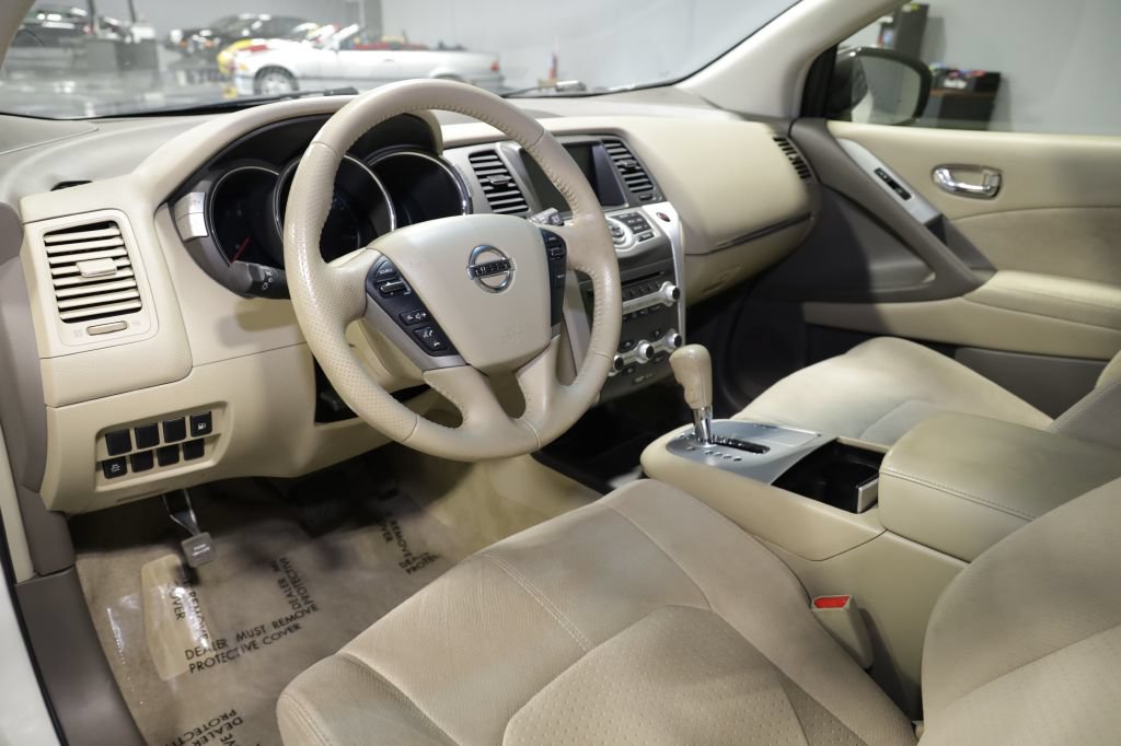 Used 2014 Nissan Murano SV AWD/4WD image 16