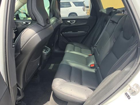 Used 2024 Volvo XC60 B5 Ultimate w/ Climate Package AWD/4WD image 4