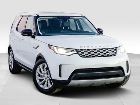 Used 2024 Land Rover Discovery S image 2