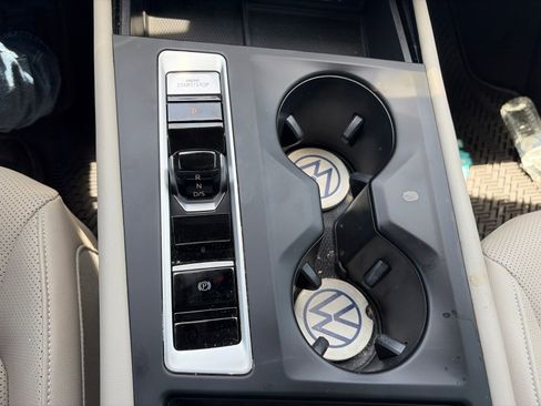 Used 2024 Volkswagen Atlas SE FWD image 20