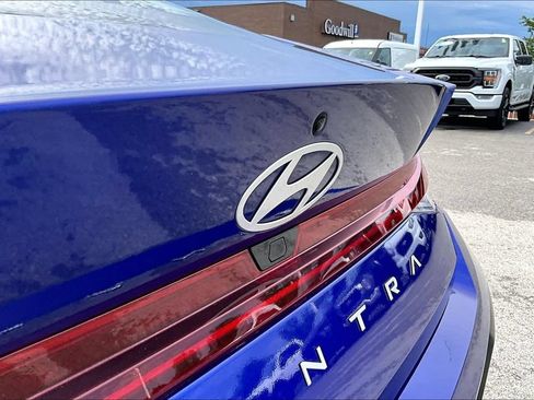 Used 2025 Hyundai Elantra SEL FWD image 31