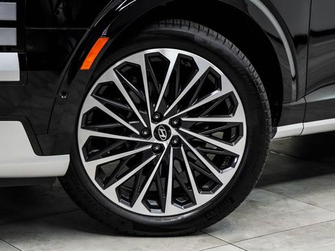 Used 2026 Hyundai Palisade Calligraphy FWD image 3