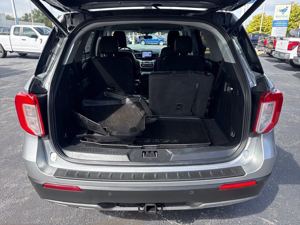 Used 2024 Ford Explorer XLT w/ Equipment Group 202A AWD/4WD image 13