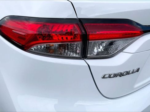 Used 2024 Toyota Corolla LE FWD image 28