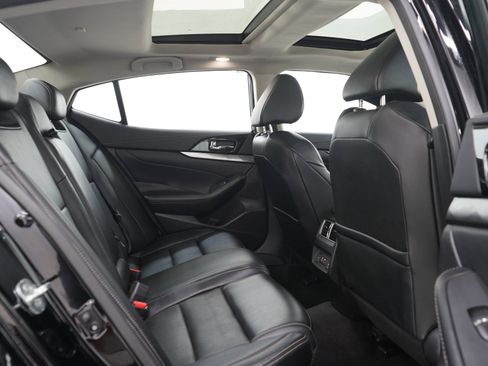 Used 2023 Nissan Maxima SL FWD image 12