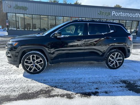 Used 2025 Jeep Compass Limited w/ Sun & Sound Group image 16