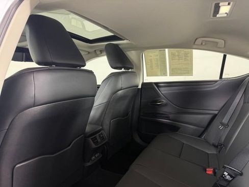 Used 2025 Lexus ES 350 w/ Premium Package FWD image 31