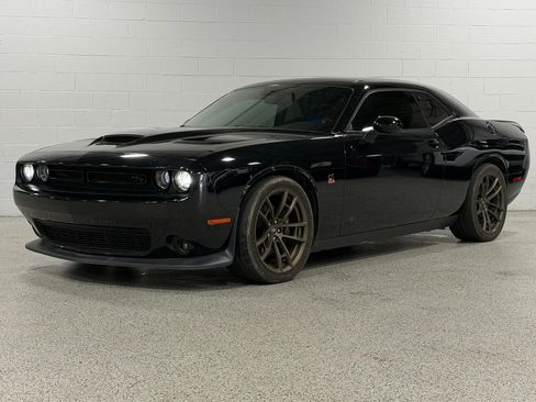 Used 2019 Dodge Challenger R/T Scat Pack w/ Plus Package RWD image 2