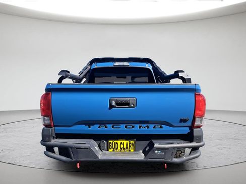 Used 2019 Toyota Tacoma TRD Off-Road w/ Technology Package AWD/4WD image 4