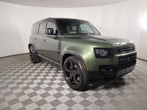 New 2026 Land Rover Defender 110 X-Dynamic SE image 3