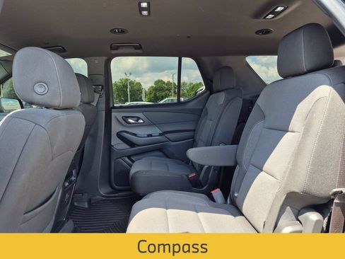 Used 2022 Chevrolet Traverse LT FWD image 34
