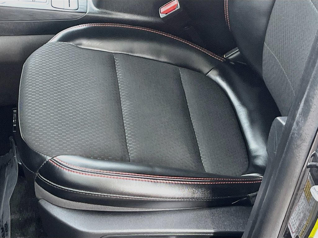 Used 2025 Ford Escape ST-Line Select AWD/4WD image 18