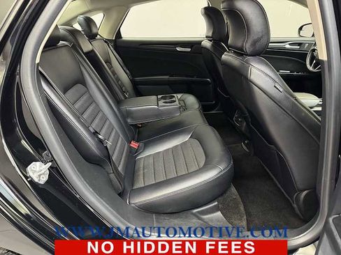 Used 2018 Ford Fusion SE w/ Equipment Group 201A FWD image 17