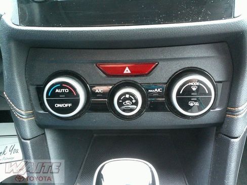 Used 2022 Subaru Crosstrek 2.0i Premium w/ Moonroof Package image 16