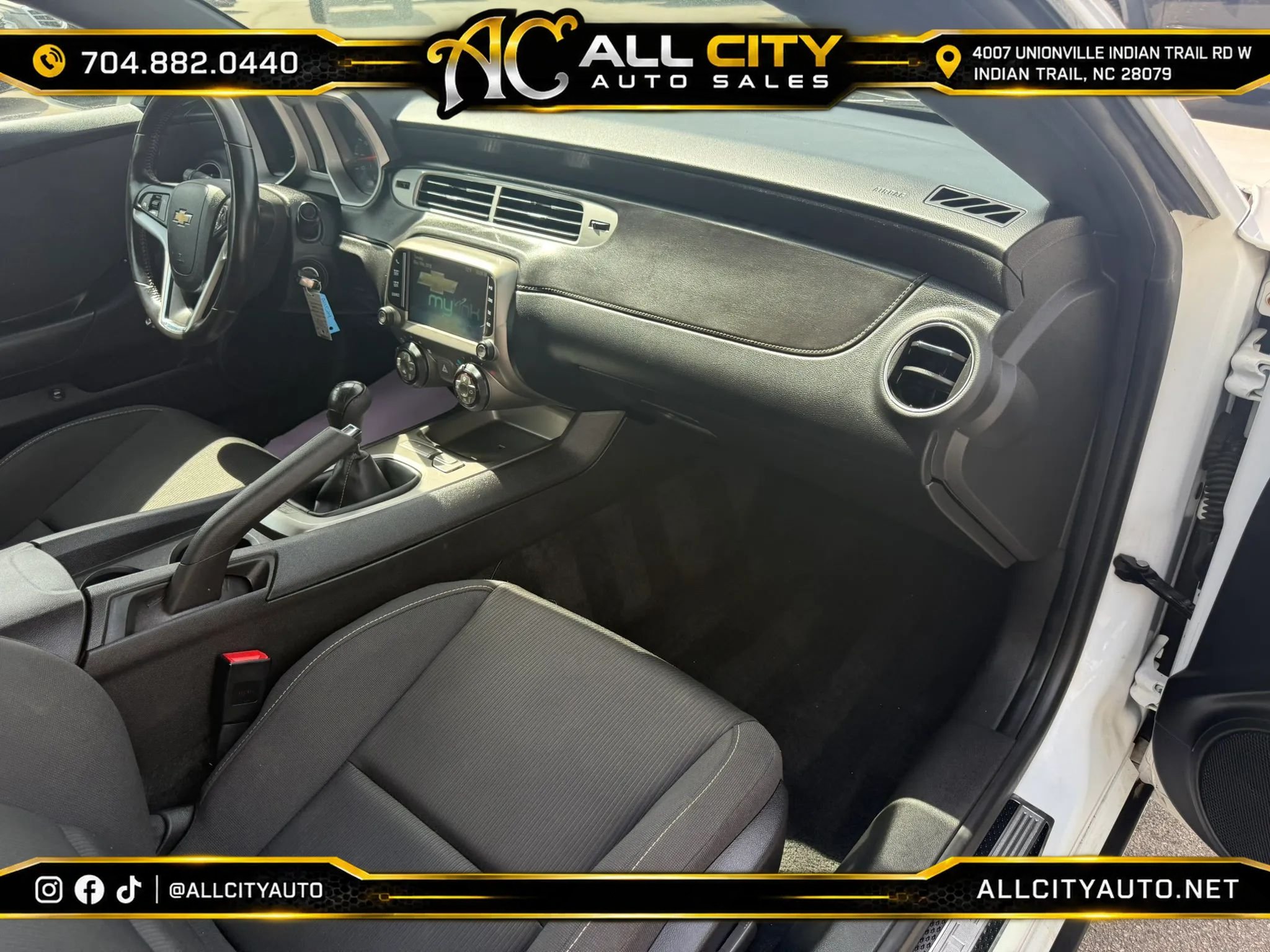 Used 2013 Chevrolet Camaro LT RWD image 13
