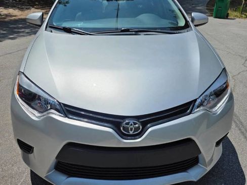 Used 2015 Toyota Corolla LE FWD image 2