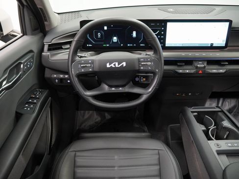 Used 2024 Kia EV9 Land image 22