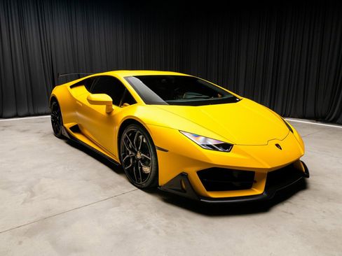 Used 2016 Lamborghini Huracan LP 580-2 image 8