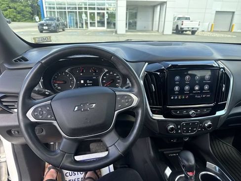 Used 2023 Chevrolet Traverse RS AWD/4WD image 11