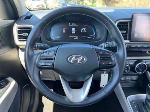 Used 2023 Hyundai Venue SEL w/ Cargo Package FWD image 18