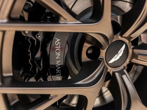 Used 2025 Aston Martin DB12 Coupe RWD image 16