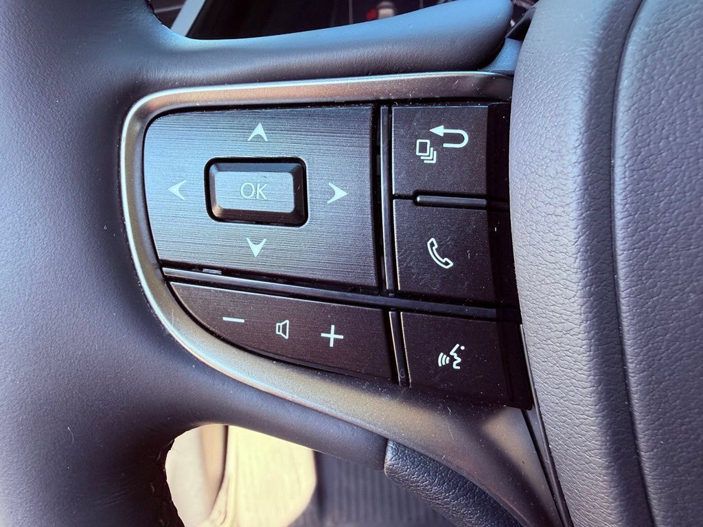 Certified 2022 Lexus ES 300h w/ Premium Package FWD image 21
