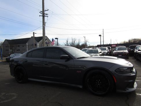 Used 2019 Dodge Charger Scat Pack w/ Technology Group image 8