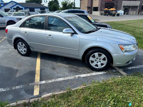 Used 2010 Hyundai Sonata GLS FWD image 3