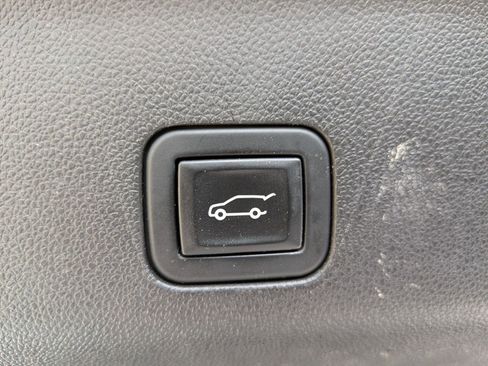Used 2023 GMC Yukon Denali AWD/4WD image 33