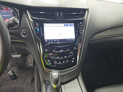 Used 2019 Cadillac CTS V w/ Luxury Package RWD image 9