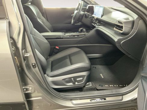 Used 2023 Toyota Crown Platinum AWD/4WD image 15