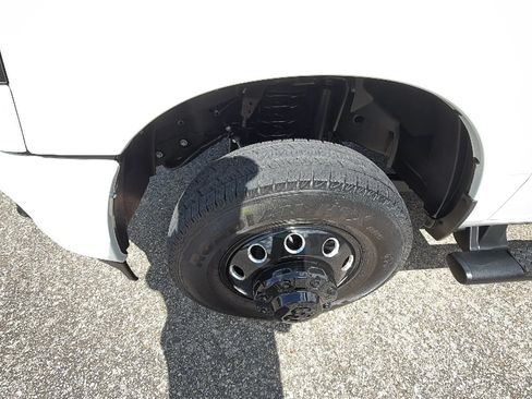Used 2024 RAM 3500 Big Horn w/ Night Edition AWD/4WD image 13